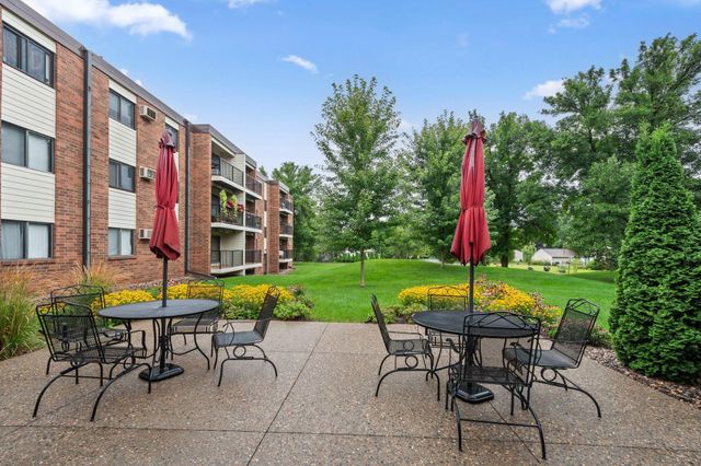 4 Pine Tree Drive 223, Arden Hills, MN 55112