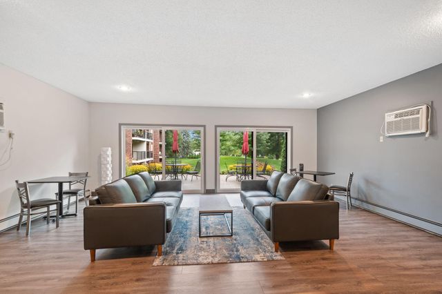 4 Pine Tree Drive 223, Arden Hills, MN 55112