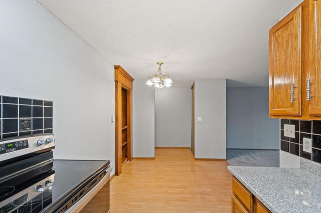 4 Pine Tree Drive 223, Arden Hills, MN 55112