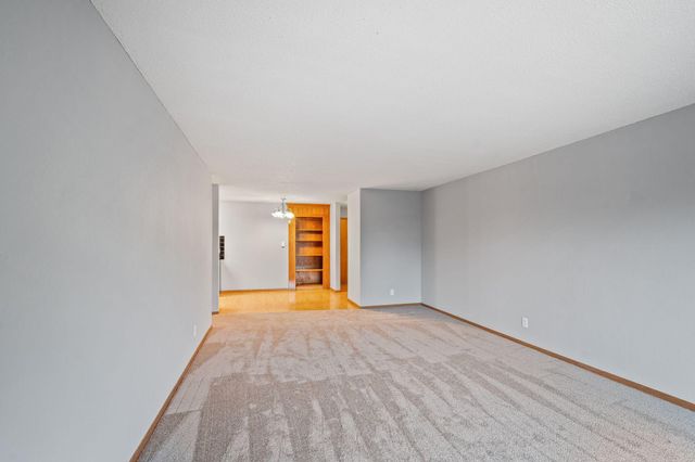 4 Pine Tree Drive 223, Arden Hills, MN 55112