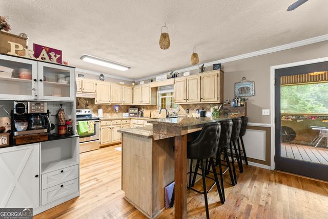 6610 Jessie Circle, Flowery Branch, GA 30542