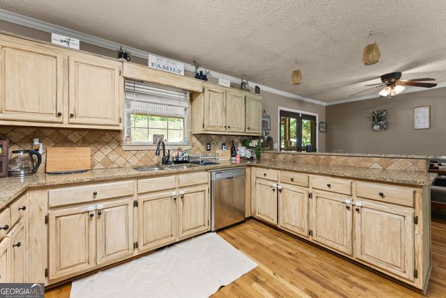 6610 Jessie Circle, Flowery Branch, GA 30542
