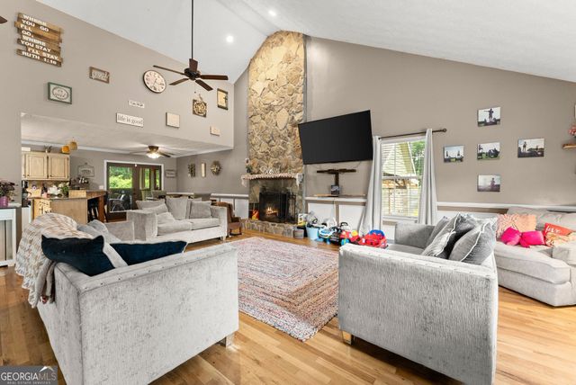 6610 Jessie Circle, Flowery Branch, GA 30542