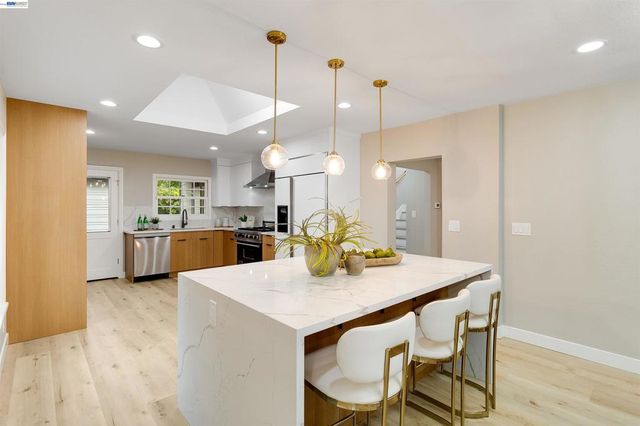 1158 Fremont St, San Jose, CA 95126