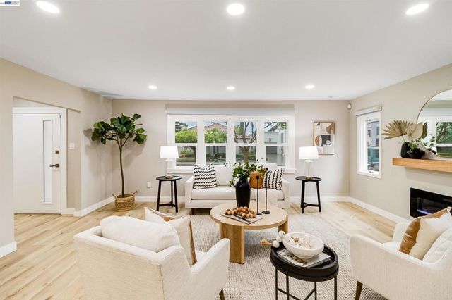 1158 Fremont St, San Jose, CA 95126