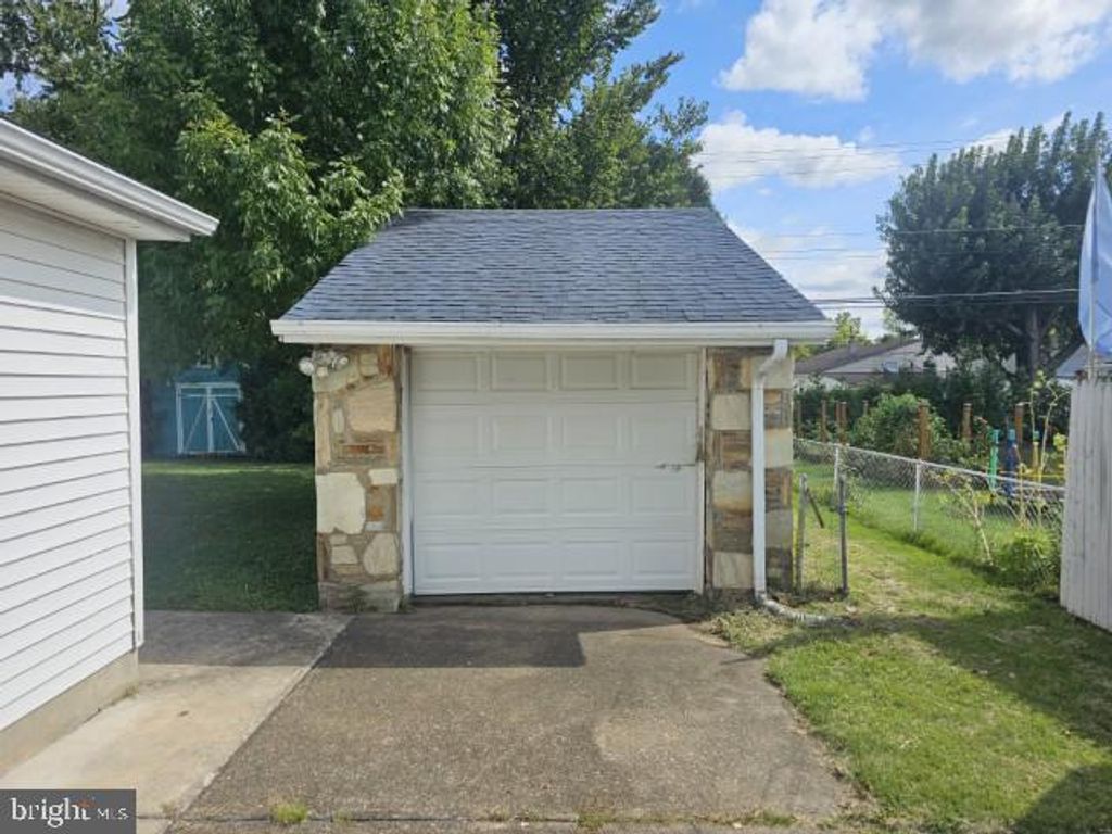 1353 THOMSON RD #, Abington, PA 19001 — photo 2