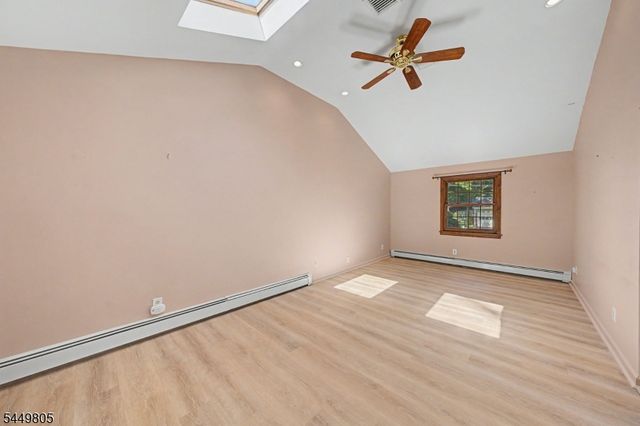 34 Cavell Pl, West Caldwell Twp., NJ 07006