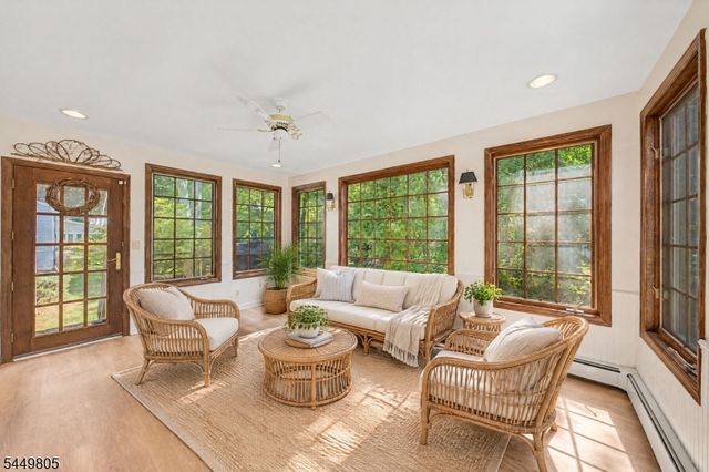 34 Cavell Pl, West Caldwell Twp., NJ 07006