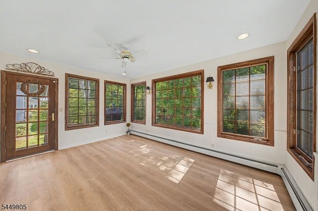 34 Cavell Pl, West Caldwell Twp., NJ 07006