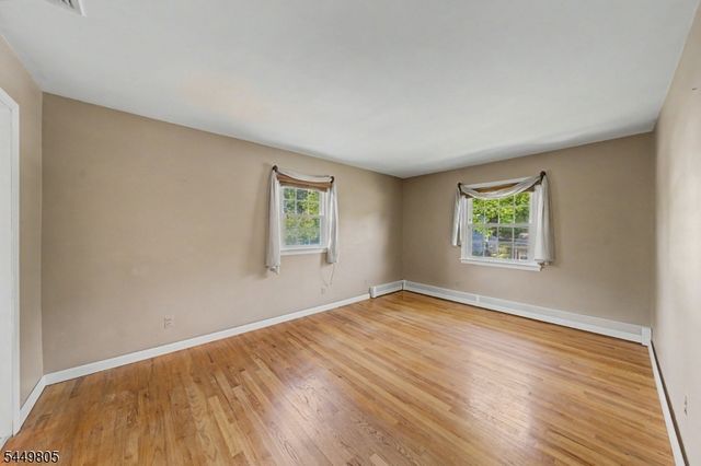 34 Cavell Pl, West Caldwell Twp., NJ 07006