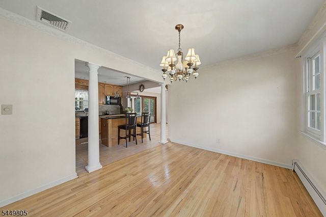 34 Cavell Pl, West Caldwell Twp., NJ 07006