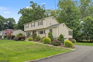 34 Cavell Pl, West Caldwell Twp., NJ 07006