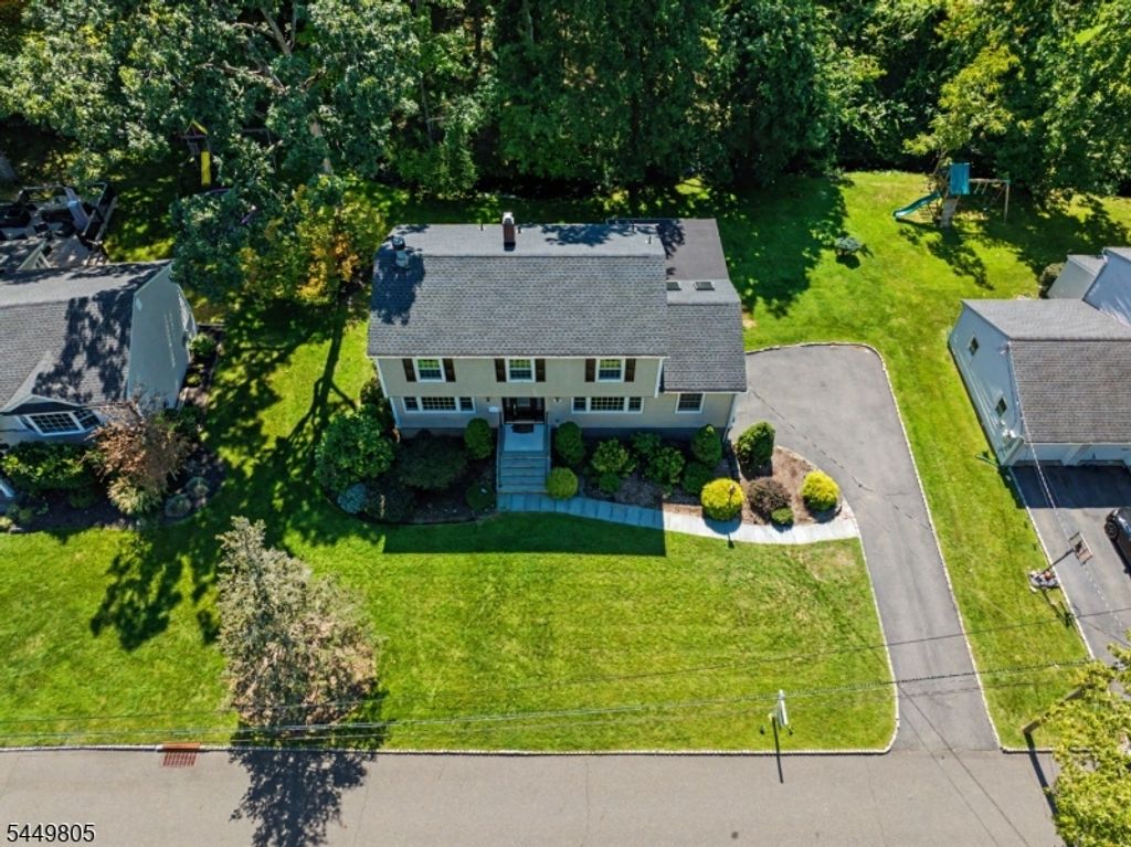 34 Cavell Pl, West Caldwell Twp., NJ 07006 — photo 4