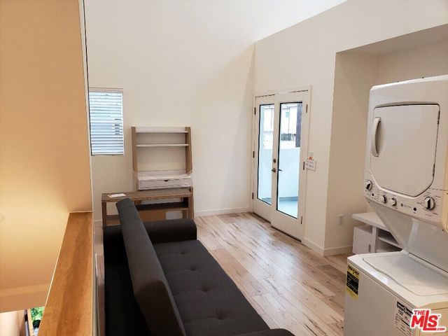 517 N Harvard Boulevard, Los Angeles, CA 90004