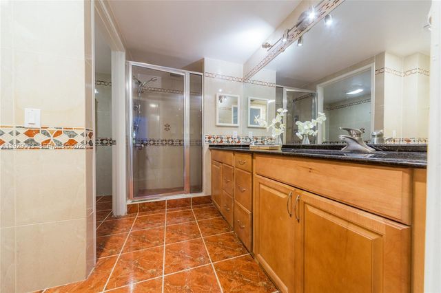 121 CRANDON BL 248, Key Biscayne, FL 33149