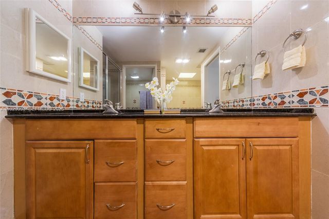 121 CRANDON BL 248, Key Biscayne, FL 33149