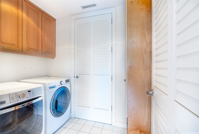 1740 S Beretania Street 30, Honolulu, HI 96826