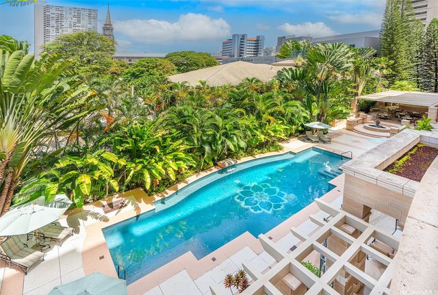 1740 S Beretania Street 30, Honolulu, HI 96826