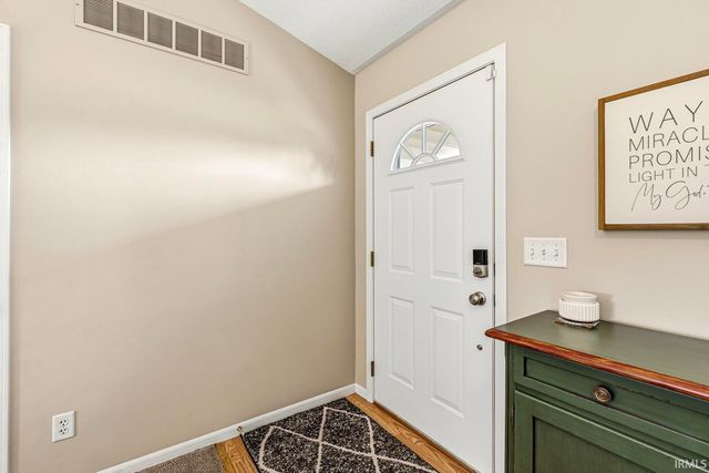 18123 Montgomry Lane, Goshen, IN 46528
