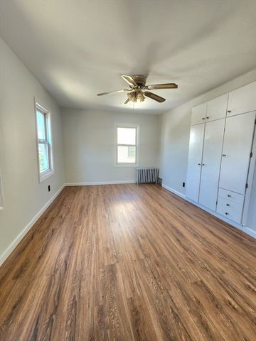 52 Harrison St, Worcester, MA 01604