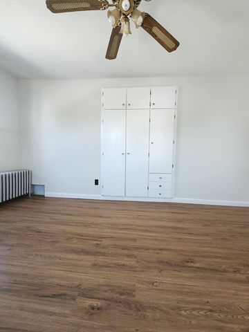 52 Harrison St, Worcester, MA 01604