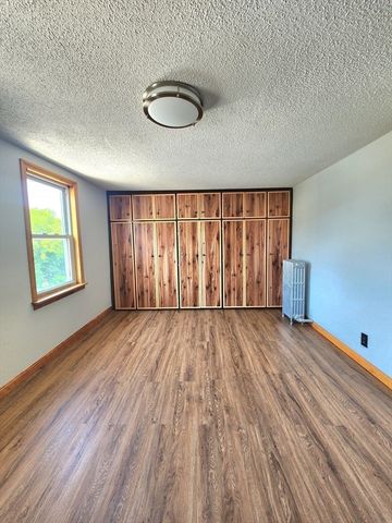 52 Harrison St, Worcester, MA 01604