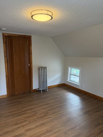 52 Harrison St, Worcester, MA 01604