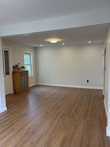 52 Harrison St, Worcester, MA 01604