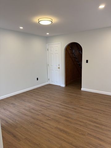 52 Harrison St, Worcester, MA 01604