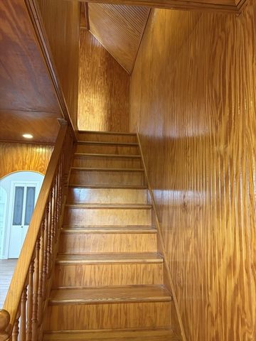52 Harrison St, Worcester, MA 01604