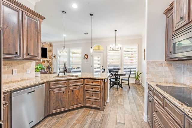 5308 Mission Circle, Granbury, TX 76049