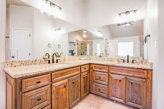 5308 Mission Circle, Granbury, TX 76049