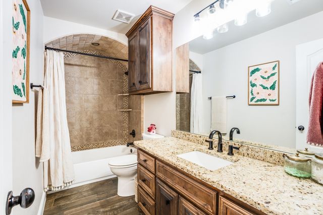 5308 Mission Circle, Granbury, TX 76049