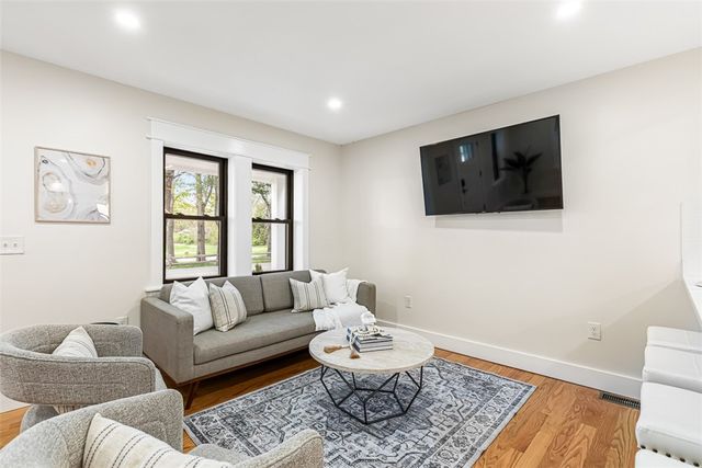 540 Middle Highway, Barrington, RI 02806