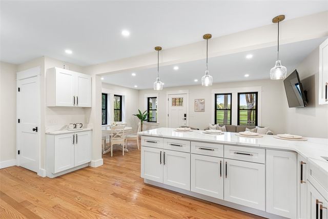 540 Middle Highway, Barrington, RI 02806