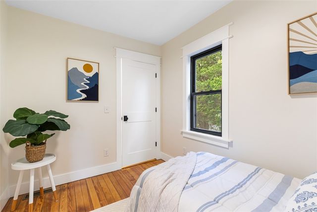 540 Middle Highway, Barrington, RI 02806