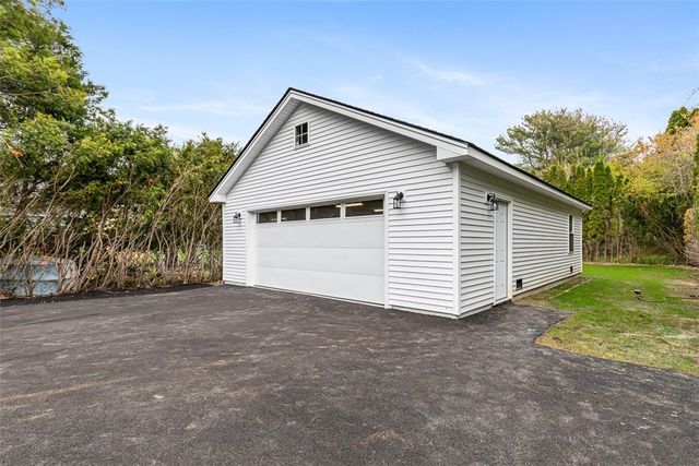 540 Middle Highway, Barrington, RI 02806