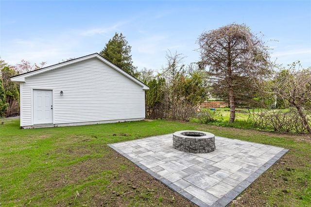 540 Middle Highway, Barrington, RI 02806