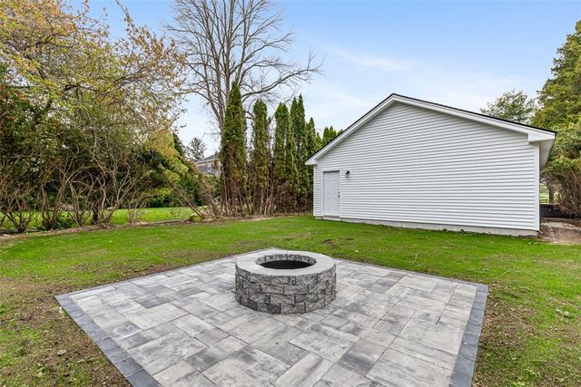 540 Middle Highway, Barrington, RI 02806