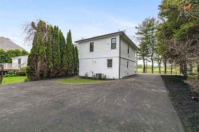 540 Middle Highway, Barrington, RI 02806
