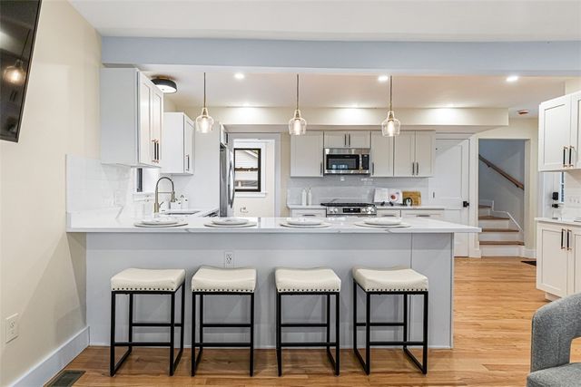 540 Middle Highway, Barrington, RI 02806
