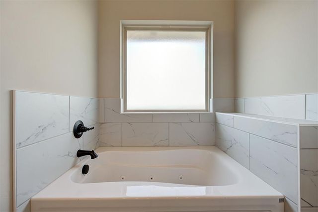 9308 NW 143rd Street, Yukon, OK 73099