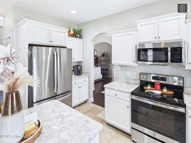 703 Kiwi Stone Circle, Jacksonville, NC 28546