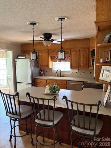 236 Robinwood Circle NE, Lenoir, NC 28645