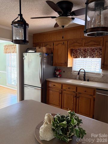 236 Robinwood Circle NE, Lenoir, NC 28645