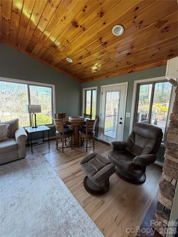 236 Robinwood Circle NE, Lenoir, NC 28645