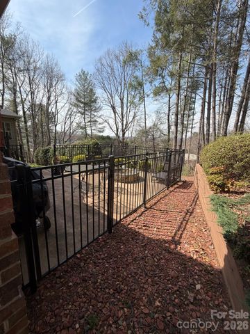 236 Robinwood Circle NE, Lenoir, NC 28645