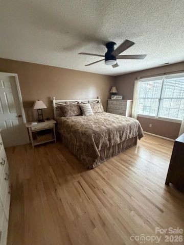 236 Robinwood Circle NE, Lenoir, NC 28645
