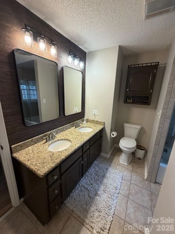 236 Robinwood Circle NE, Lenoir, NC 28645