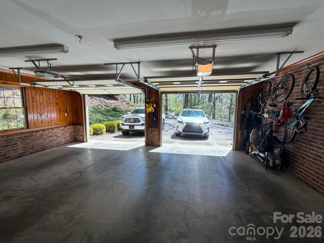 236 Robinwood Circle NE, Lenoir, NC 28645